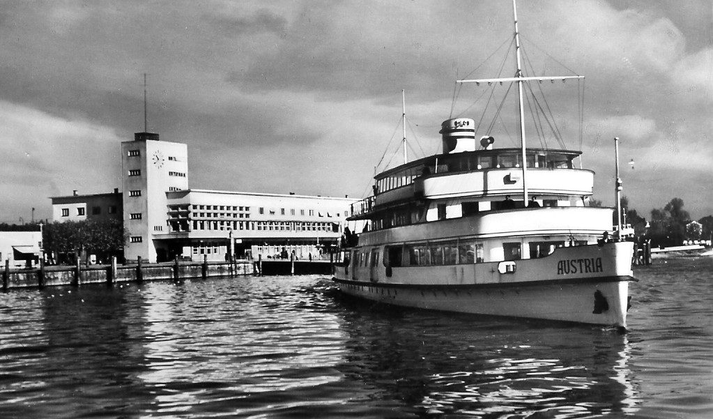 MS Austria um 1960 im Hafen von Friedrichshafen - Bild. A. Heer, Flawil
